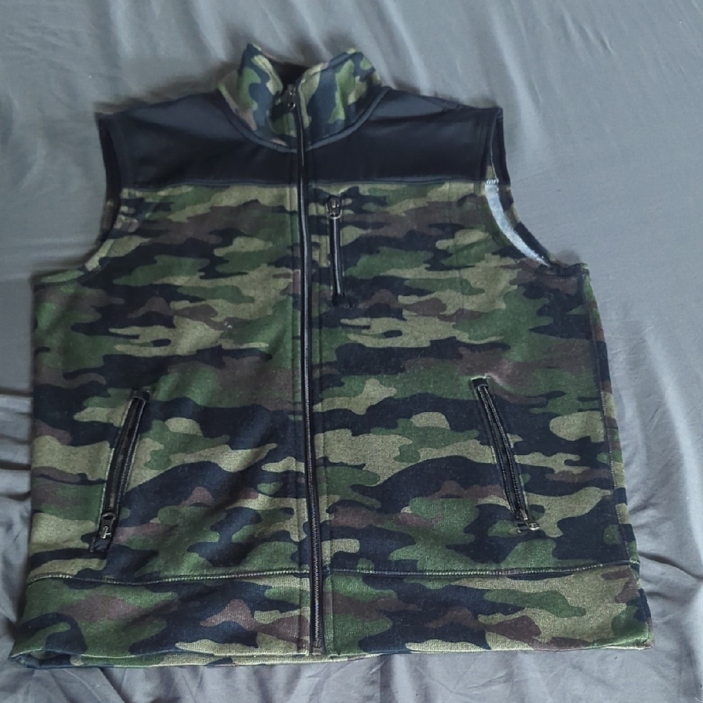 Sonoma Green and Black Camouflage Vest